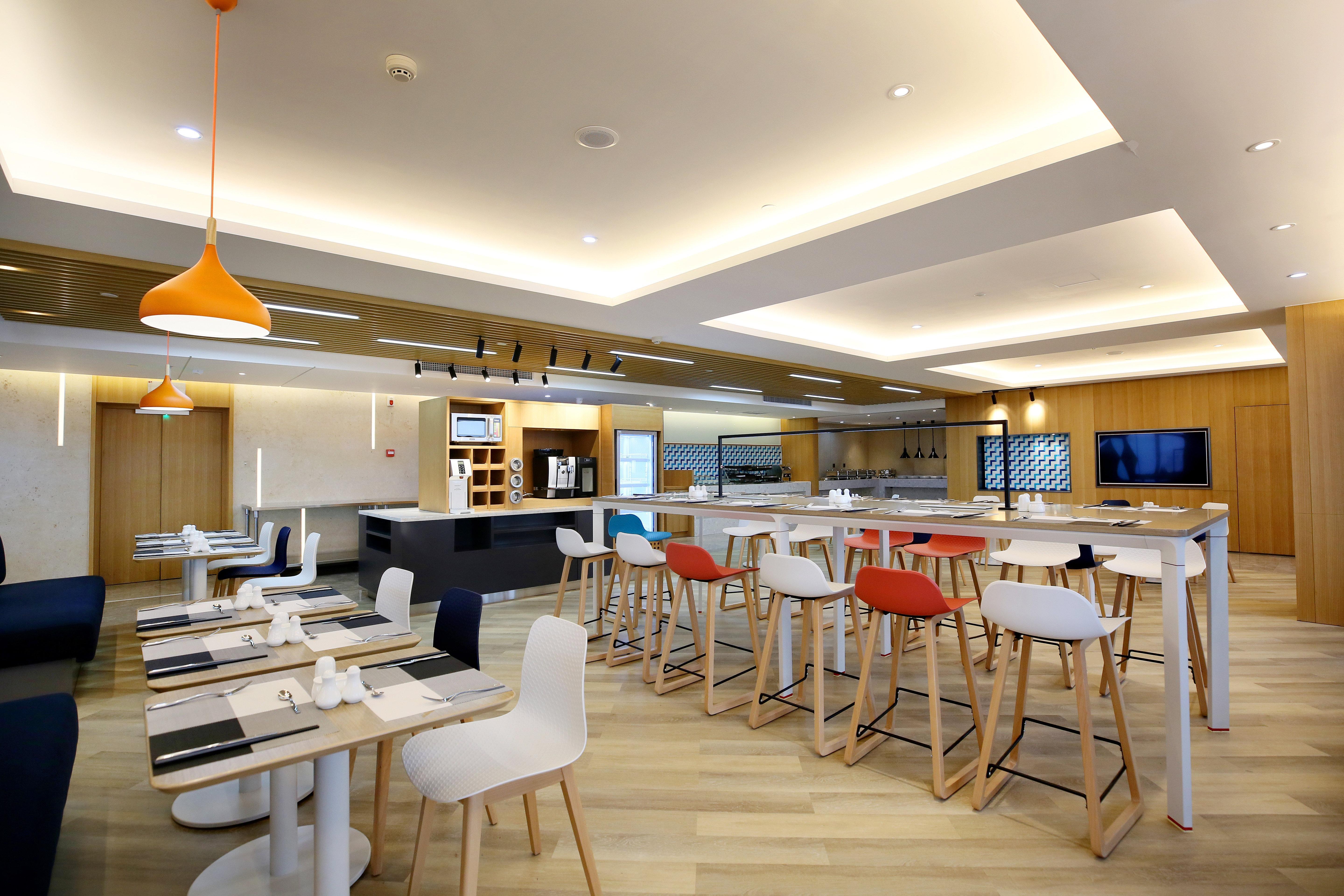 Holiday Inn Express Chengdu North Railway Station By Ihg - Near Panda Base, Near Chunxi Road Zewnętrze zdjęcie