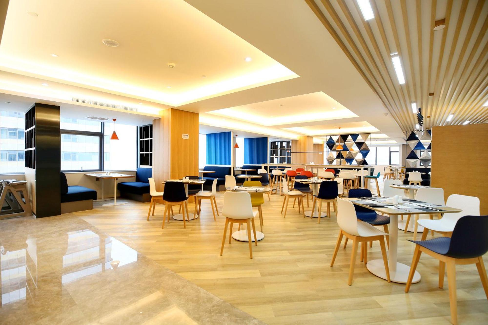 Holiday Inn Express Chengdu North Railway Station By Ihg - Near Panda Base, Near Chunxi Road Zewnętrze zdjęcie
