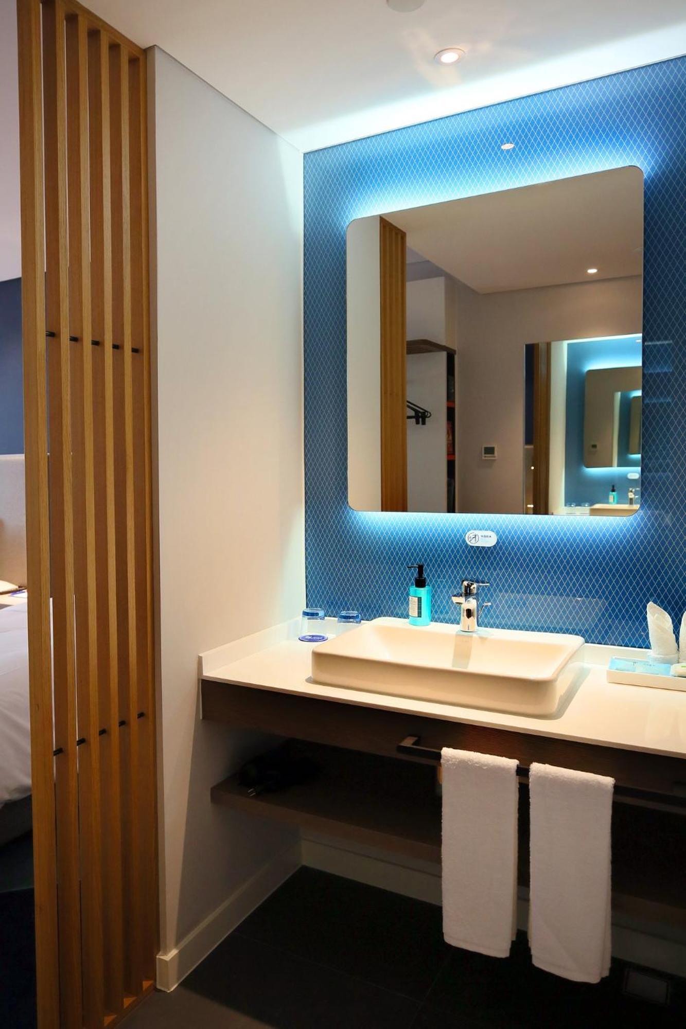 Holiday Inn Express Chengdu North Railway Station By Ihg - Near Panda Base, Near Chunxi Road Zewnętrze zdjęcie