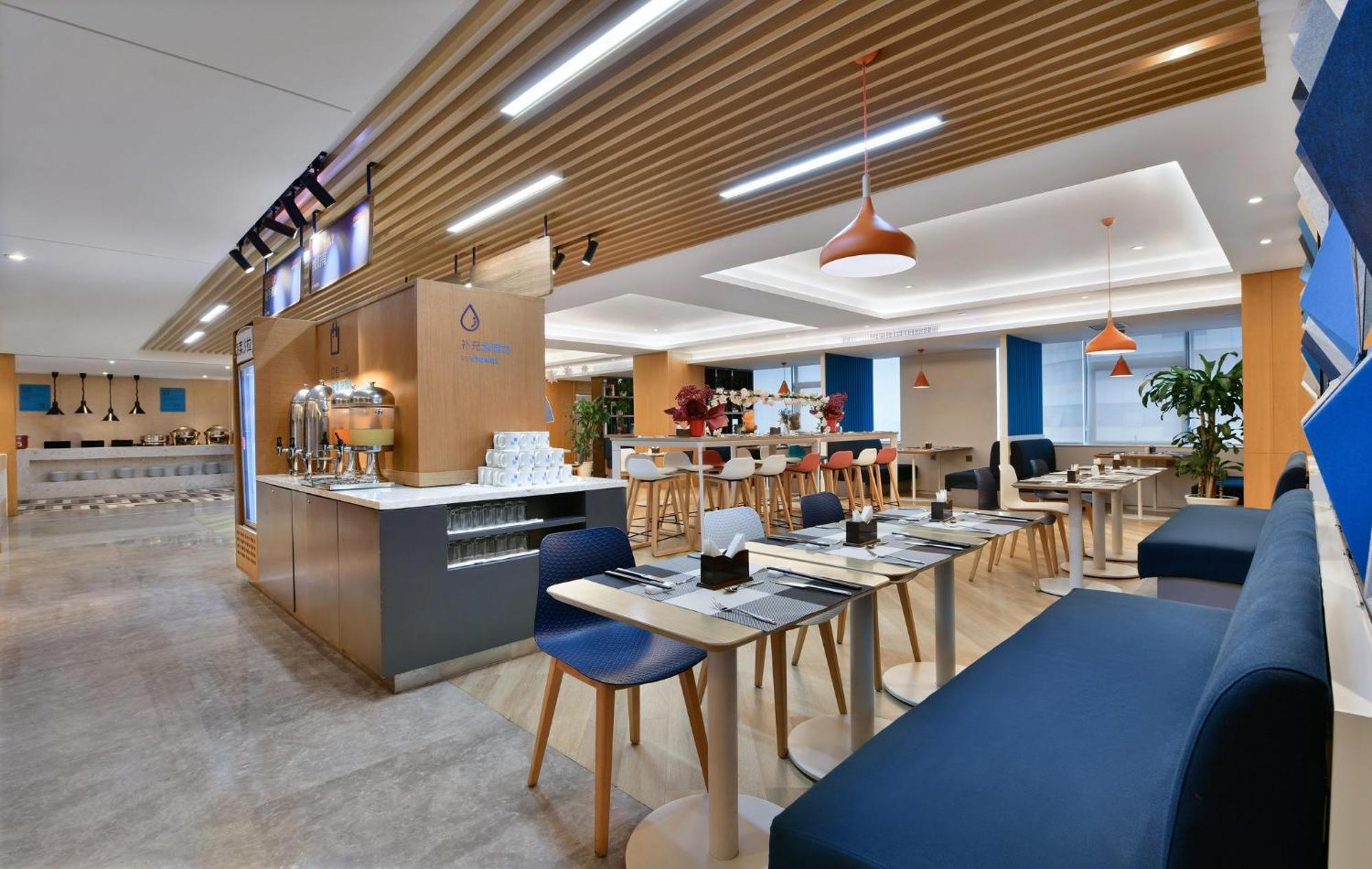 Holiday Inn Express Chengdu North Railway Station By Ihg - Near Panda Base, Near Chunxi Road Zewnętrze zdjęcie